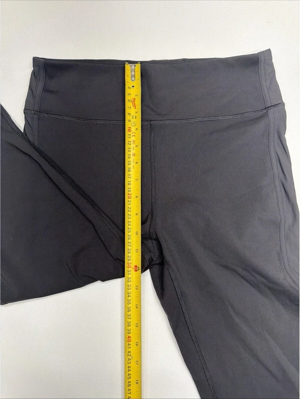 Lululemon Athletica Women's Black Cropped Capri Leggings Size 10